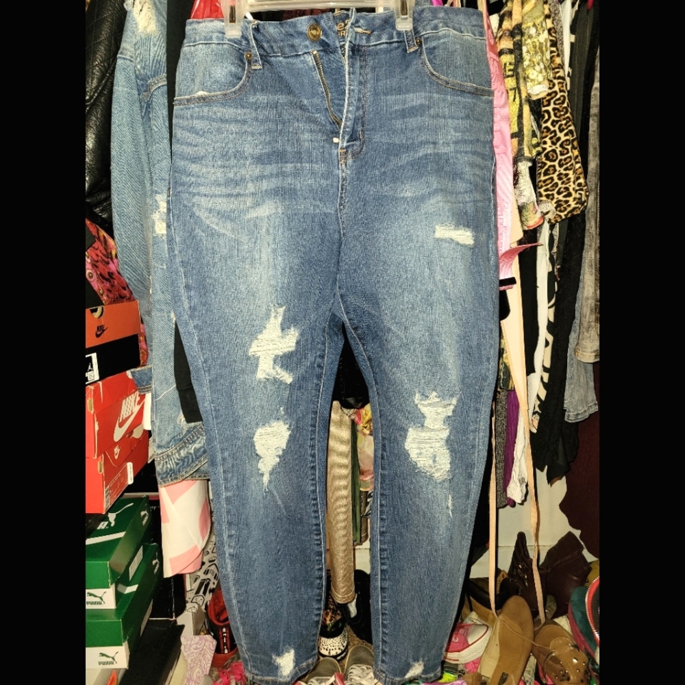 Distressed high rise Rue 21 Jeggings